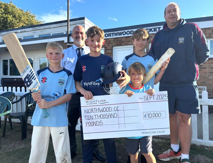 HOWZAT FOR A SUSTAINABLE CRICKET CLUB? NORTHWOOD CC SCOOPS £10,000 GRANT