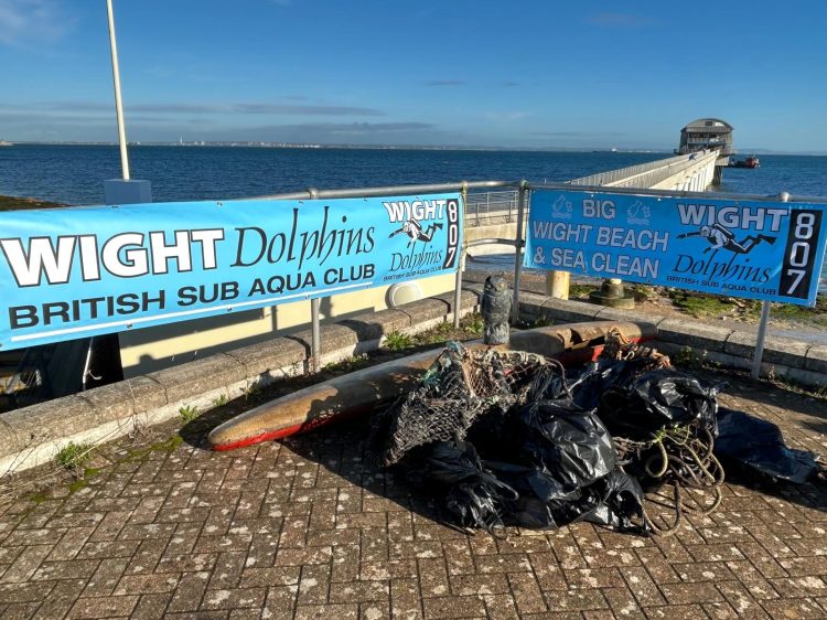 BIG WIGHT BEACH CLEAN RETURNS TO GRANGE CHINE THIS WEEKEND