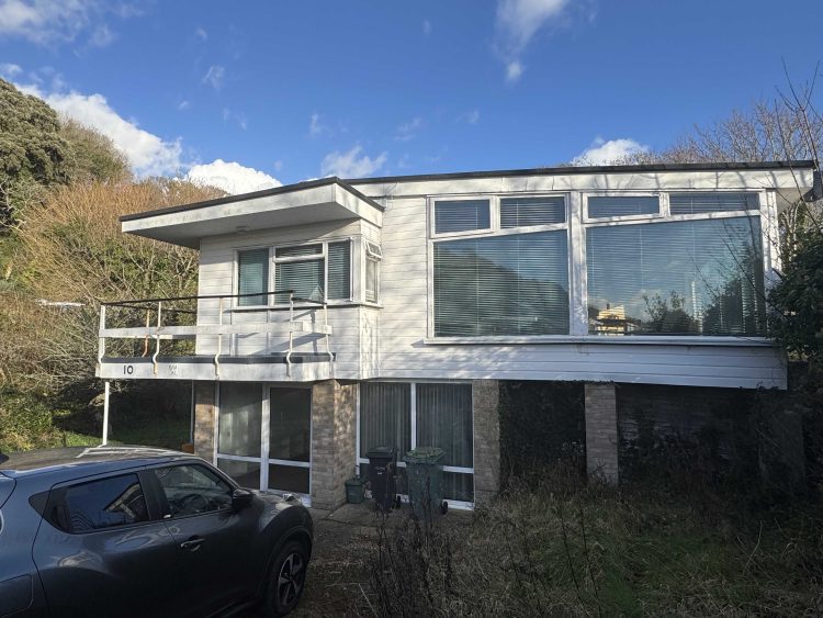 ISLE OF WIGHT LOTS FEATURED IN FIRST CLIVE EMSON PROPERTY AUCTION OF 2026