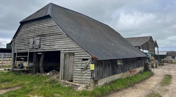 PLANS LODGED TO TRANSFORM 18TH CENTURY BARN AT DUXMORE FARM INTO HOUSE