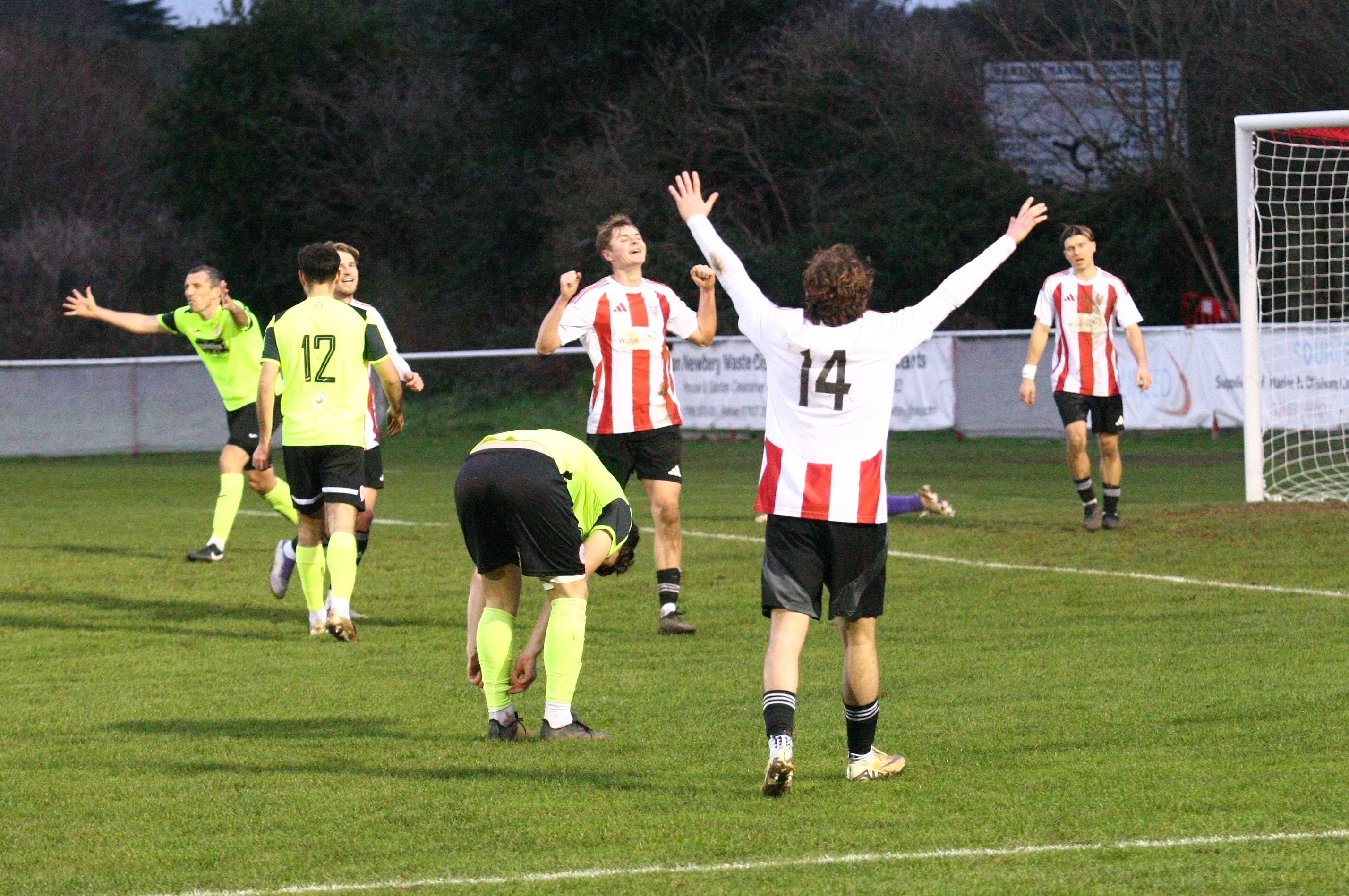 POPPPIES HIT FOR SIX AS VICS RUN RIOT AT BEATRICE AVENUE