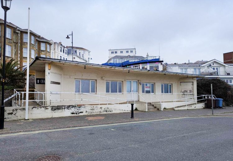 SANDOWN TOILET BLOCK COULD BE SOLD TO TOWN COUNCIL FOR JUST £1