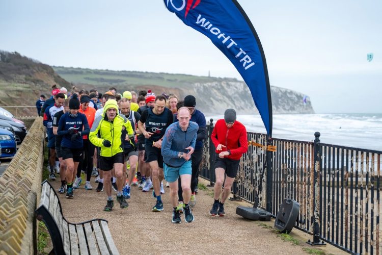 WIGHT TRI WELCOMES 100 PARTICIPANTS TO YAVERLAND FOR BLUSTERY ‘STUBBINGNOT’ 10K