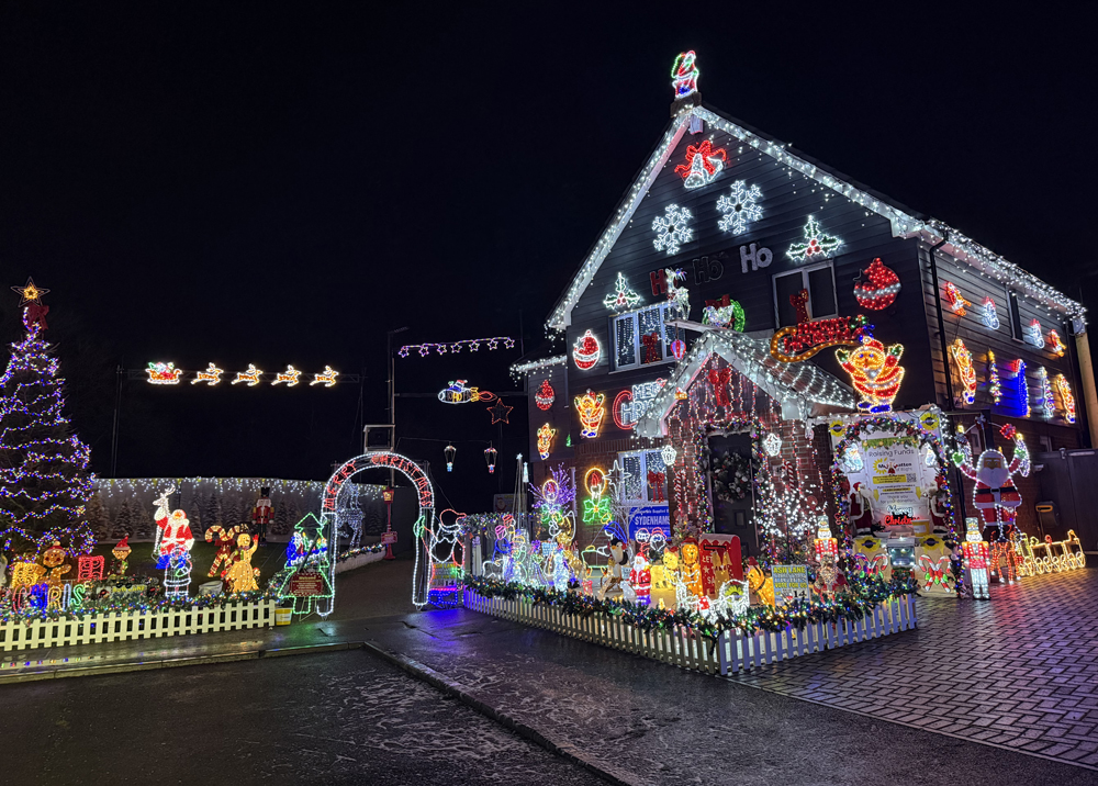ASH LANE CROWNED LIGHT UP THE WIGHT WINNER FOR SECOND YEAR RUNNING