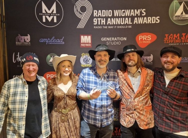 ISLE OF WIGHT BAND KINDRED FOUND WIN CLASSIC ROCK & BLUES BAND OF THE YEAR