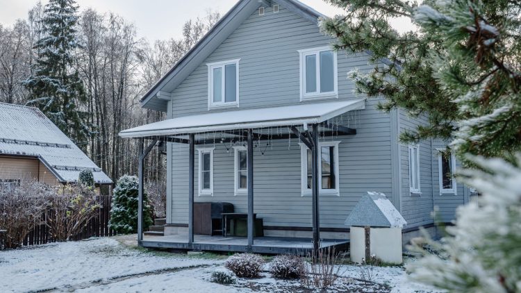TOP 5 WINTER HOUSEHOLD HAZARDS YOU NEVER KNEW COULD CAUSE INJURY