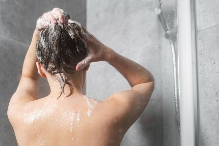 HOW TO CHOOSE THE RIGHT SULFATE-FREE SHAMPOO FOR YOUR HAIR TYPE
