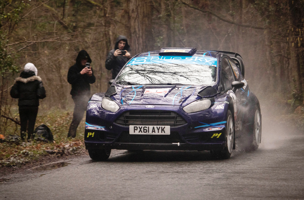 SWANN CLAIMS ISLAND STAGES VICTORY IN TREACHEROUS CONDITIONS