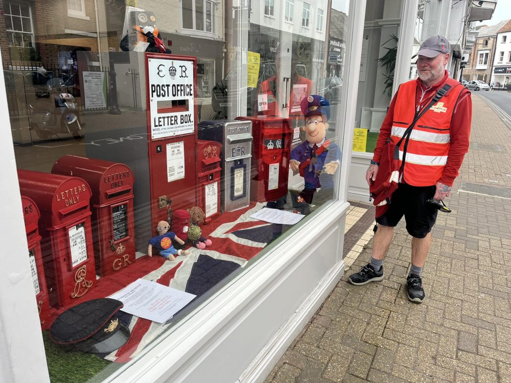 PLAQUES, ROMAN CELEBRATIONS AND TITANIC TALK IN NEWPORT HERITAGE DRIVE