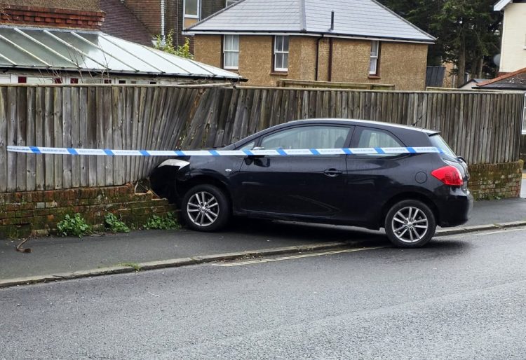 P-PLATER CRASHES IN SHANKLIN BUT NO OF-FENCES COMMITTED