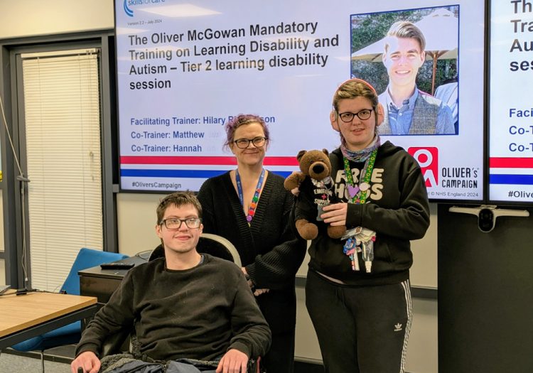 COLLEGE STUDENTS DELIVER NHS TRAINING THROUGH NEW NATIONAL CONTRACT