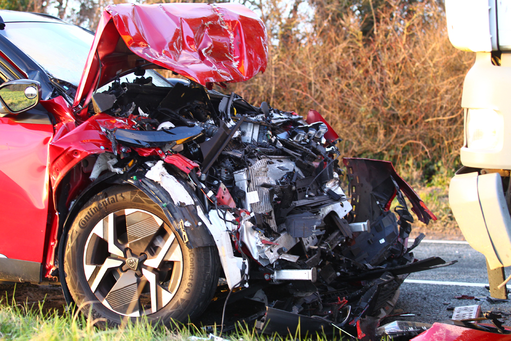 SERIOUS CRASH BETWEEN LORRY AND CAR CLOSES BRADING DOWN ROAD