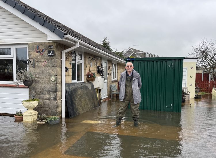 BRADING FLOOD THREAT PROMPTS VOLUNTEER RESPONSE AT NICHOLAS CLOSE