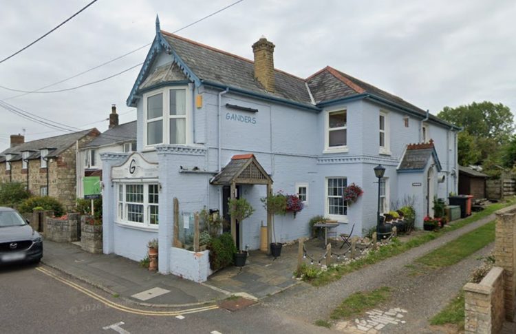 APPLICATION LODGED TO REMOVE SIGNAGE AND CONVERT ST HELENS EATERY