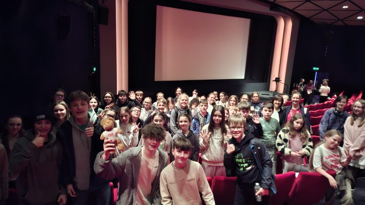 CARISBROOKE COLLEGE STUDENTS ENJOY FREE MANDARIN STUDY DAY IN LONDON