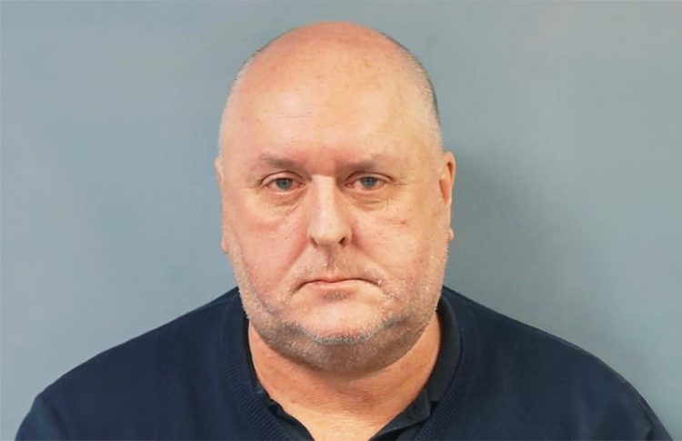 ROMANCE FRAUDSTER FROM ISLE OF WIGHT JAILED AFTER CONNING WOMAN OUT OF £11,000