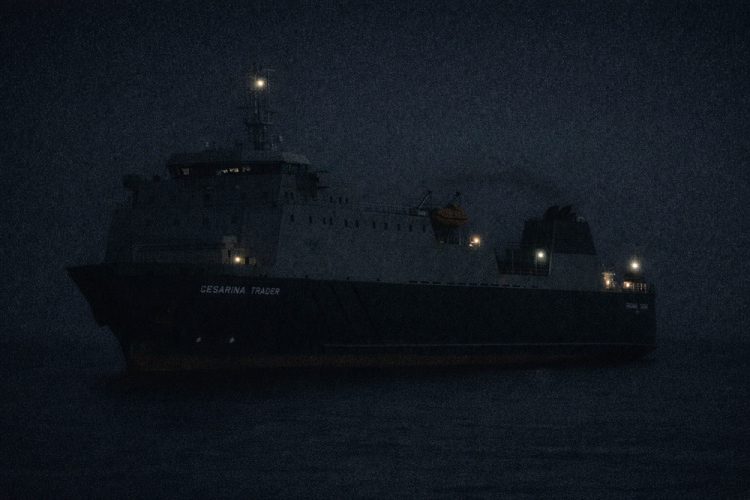 UPDATED: ENGINE FIRE BREAKS OUT ON CARGO VESSEL OFF ISLE OF WIGHT