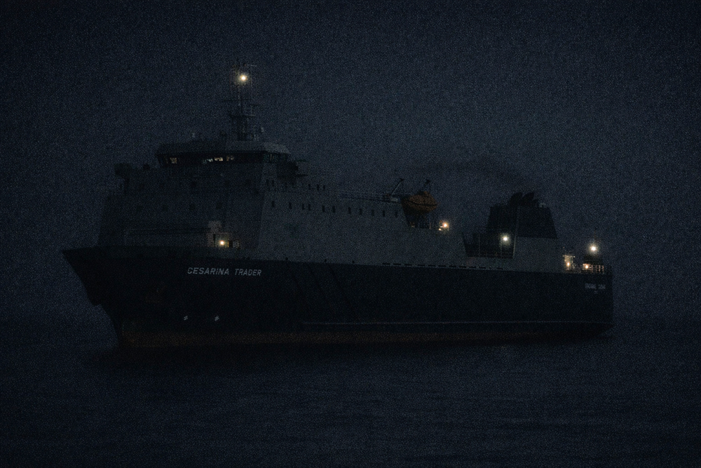 ENGINE FIRE BREAKS OUT ON CARGO VESSEL OFF ISLE OF WIGHT