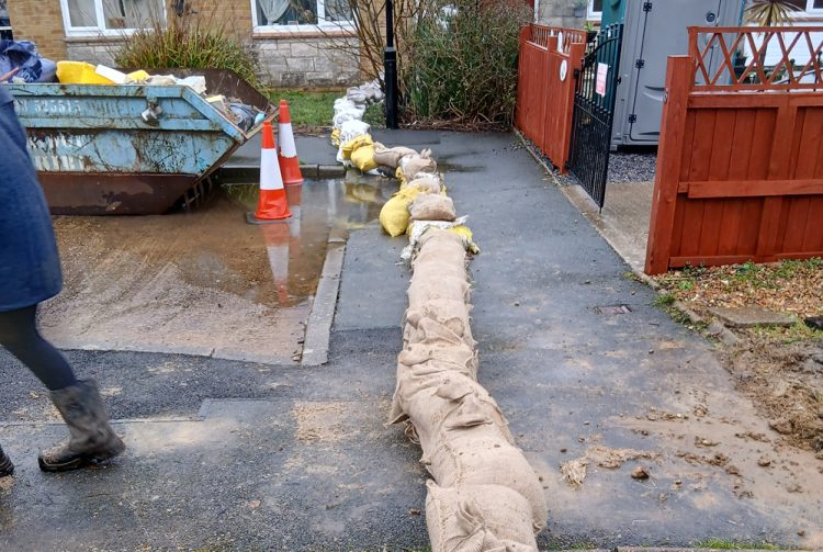 BRADING FLOOD THREAT PROMPTS VOLUNTEER RESPONSE AT NICHOLAS CLOSE