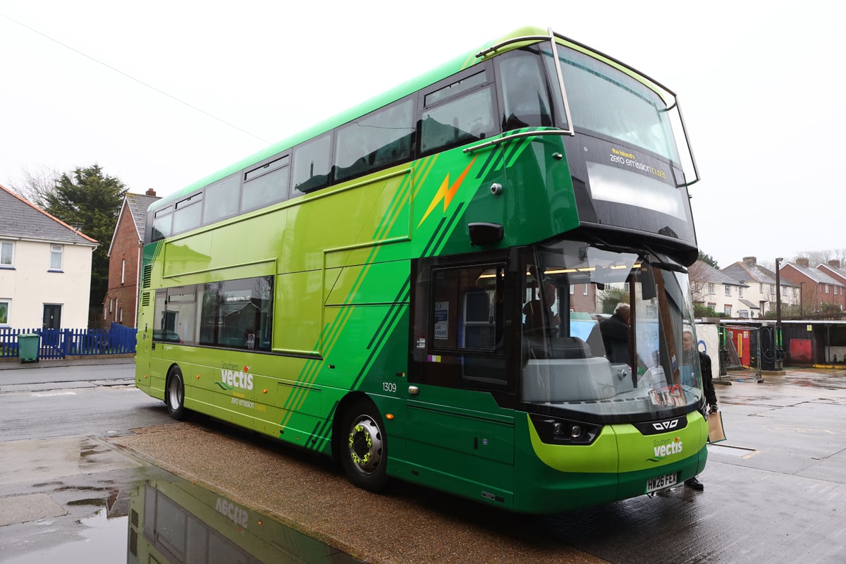 ELECTRIC ERA FOR ISLE OF WIGHT BUSES AS 31 NEW DOUBLE-DECKERS UNVEILED