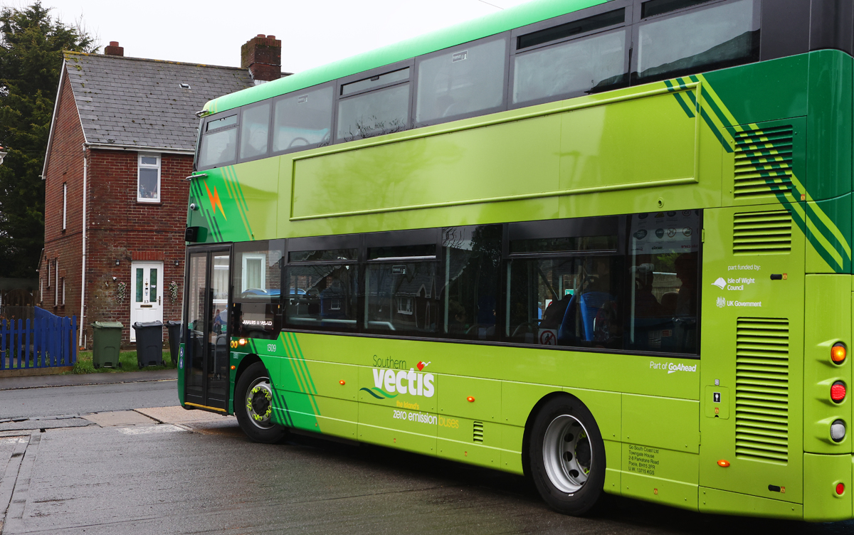 ELECTRIC ERA FOR ISLE OF WIGHT BUSES AS 31 NEW DOUBLE-DECKERS UNVEILED