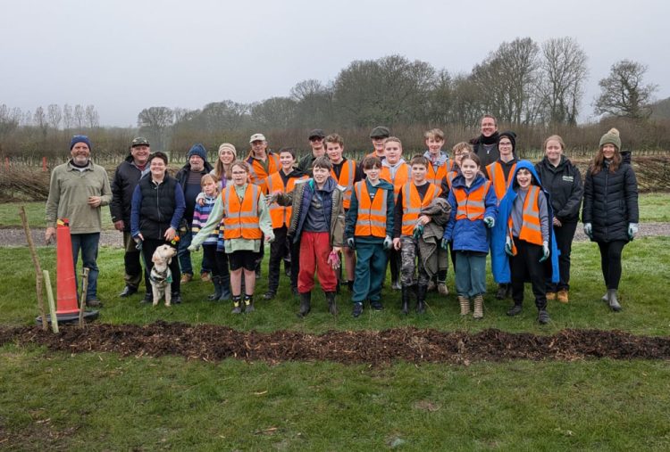 VOLUNTEERS PLANT 450 HEDGE PLANTS AT ISLE OF WIGHT STEAM RAILWAY