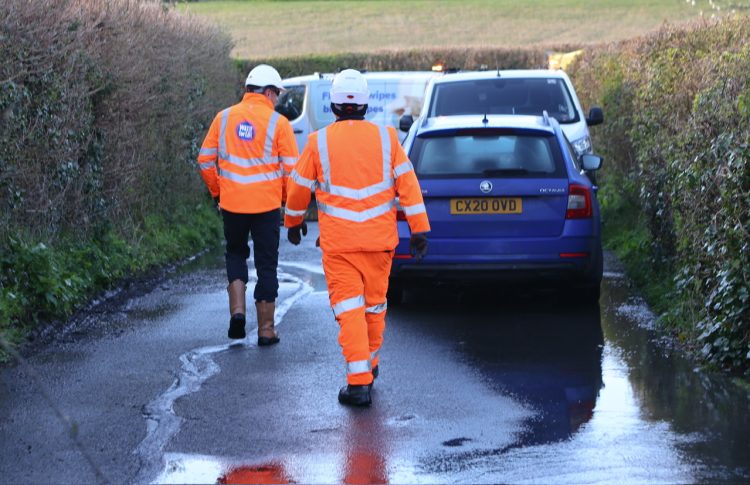 UPDATED: THOUSANDS WITHOUT WATER SUPPLY AS MAJOR BURST HITS EAST WIGHT