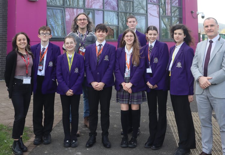 CONNECTING LIBRARIES PROJECT HELPS YOUNG PEOPLE ENGAGE WITH ISLE OF WIGHT SERVICES