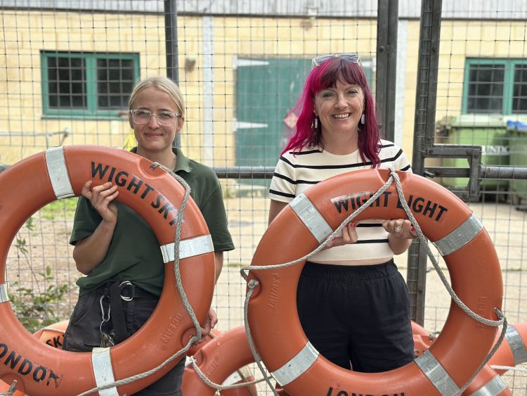 GIRAFFES ENJOY TREATS THANKS TO REPURPOSED WIGHTLINK LIFE RINGS
