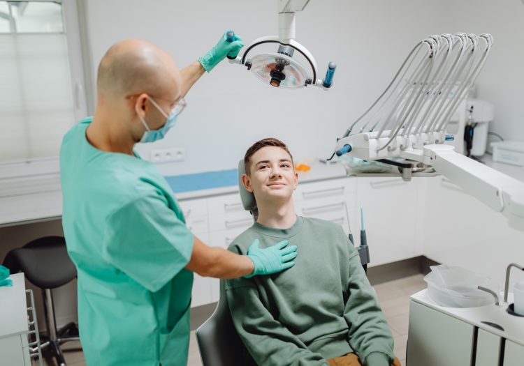 NEW NHS DENTAL PRACTICES DELIVERING AN ADDITIONAL 42,000 ISLE OF WIGHT APPOINTMENTS