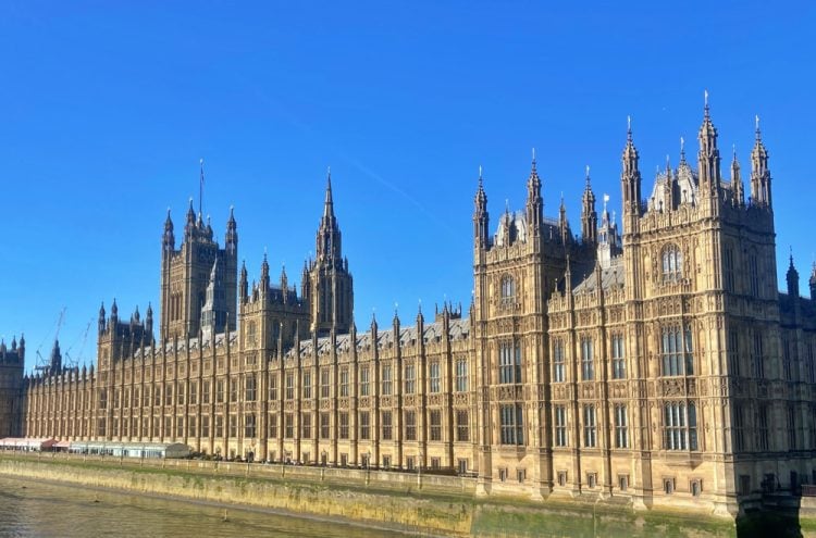 COUNCIL CHAIR MAKES WESTMINSTER VISIT TO STRENGTHEN ISLAND LINKS