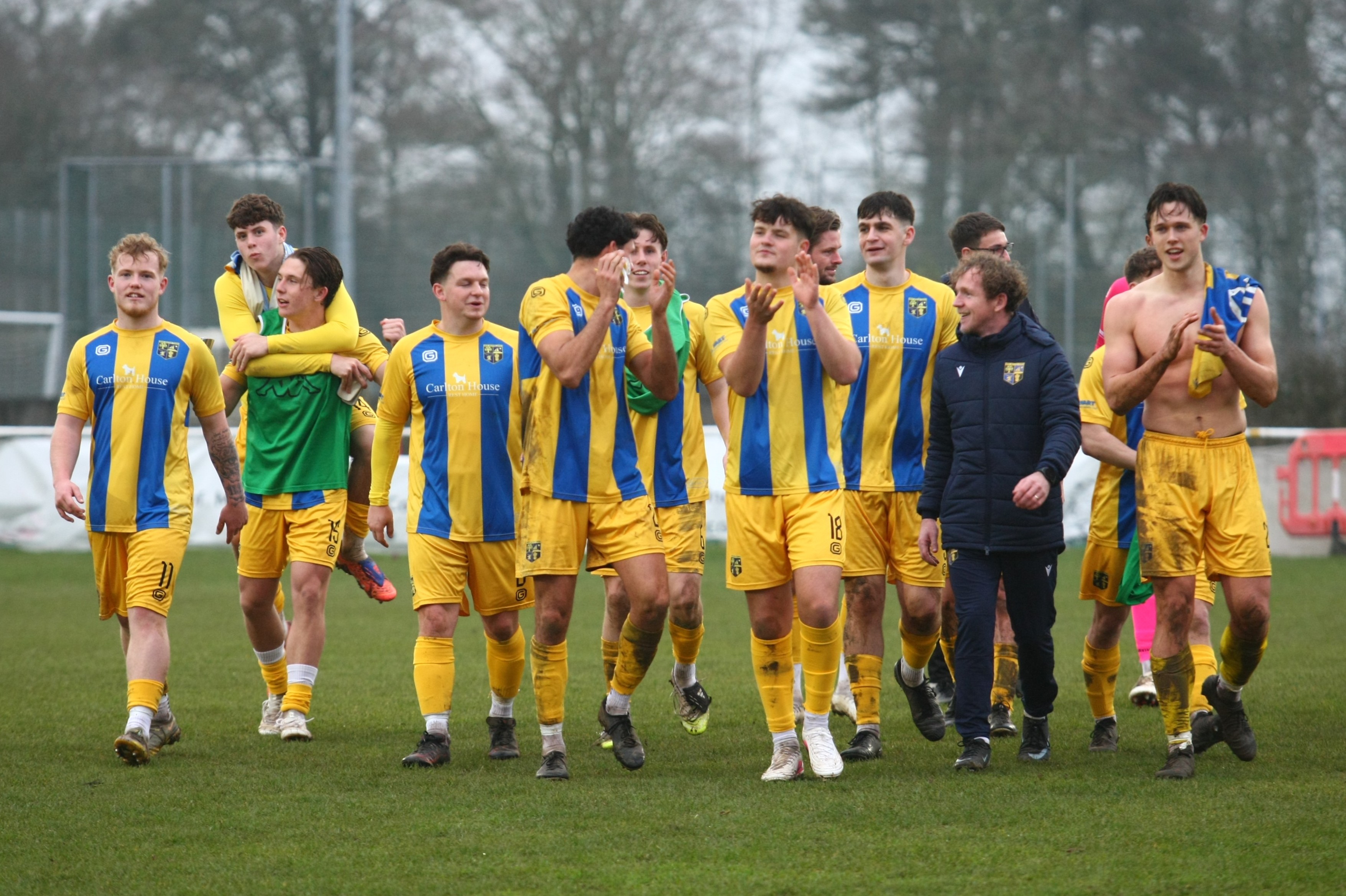 MIXED FORTUNES FOR ISLE OF WIGHT SIDES AS YACHTSMEN WIN, PORT HELD AND VICS LOSE
