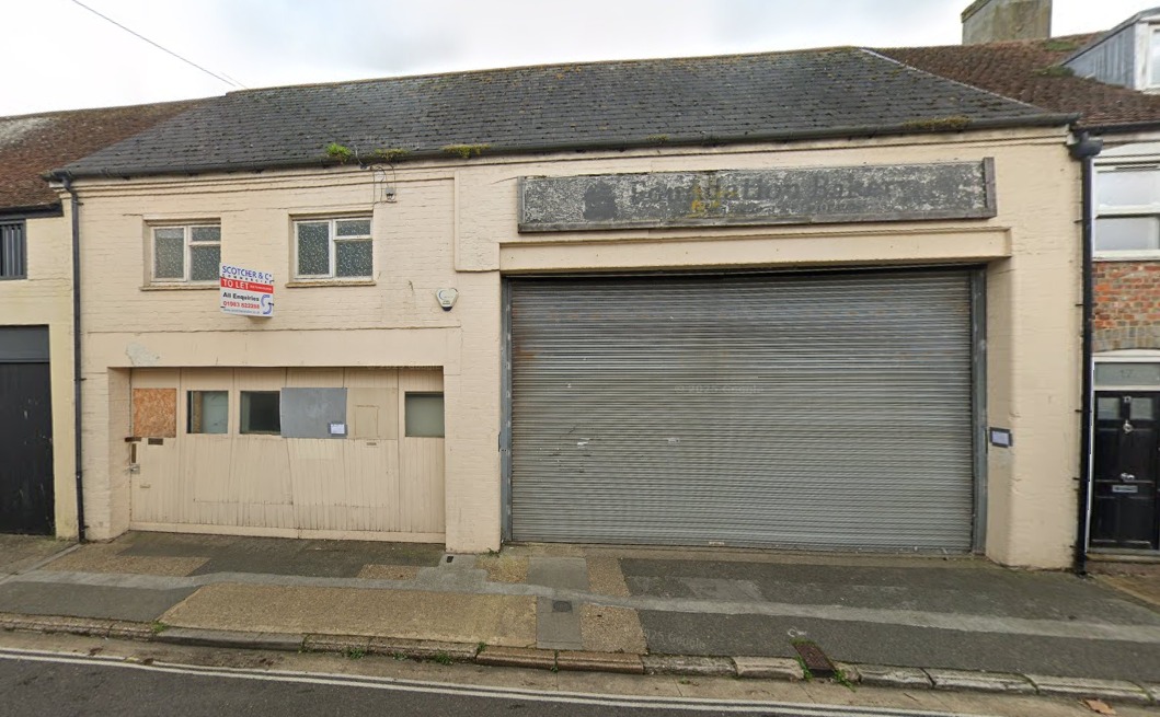 WAREHOUSE IN NEWPORT TOWN CENTRE COULD BECOME 2-BED HOME