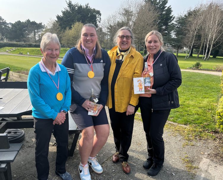 LADIES’ GOLF SEASON TEES OFF AT COWES WITH PRESIDENT’S FROLIC