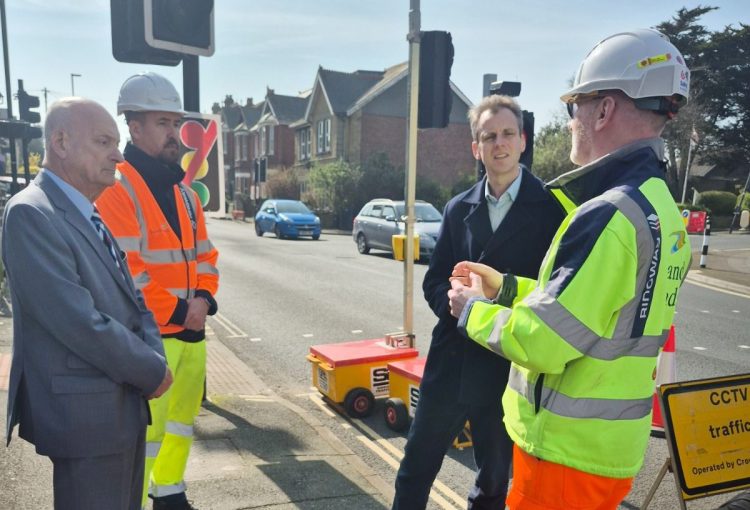 MP RAISES CONCERNS OVER ONGOING LAKE TRAFFIC LIGHT DELAYS