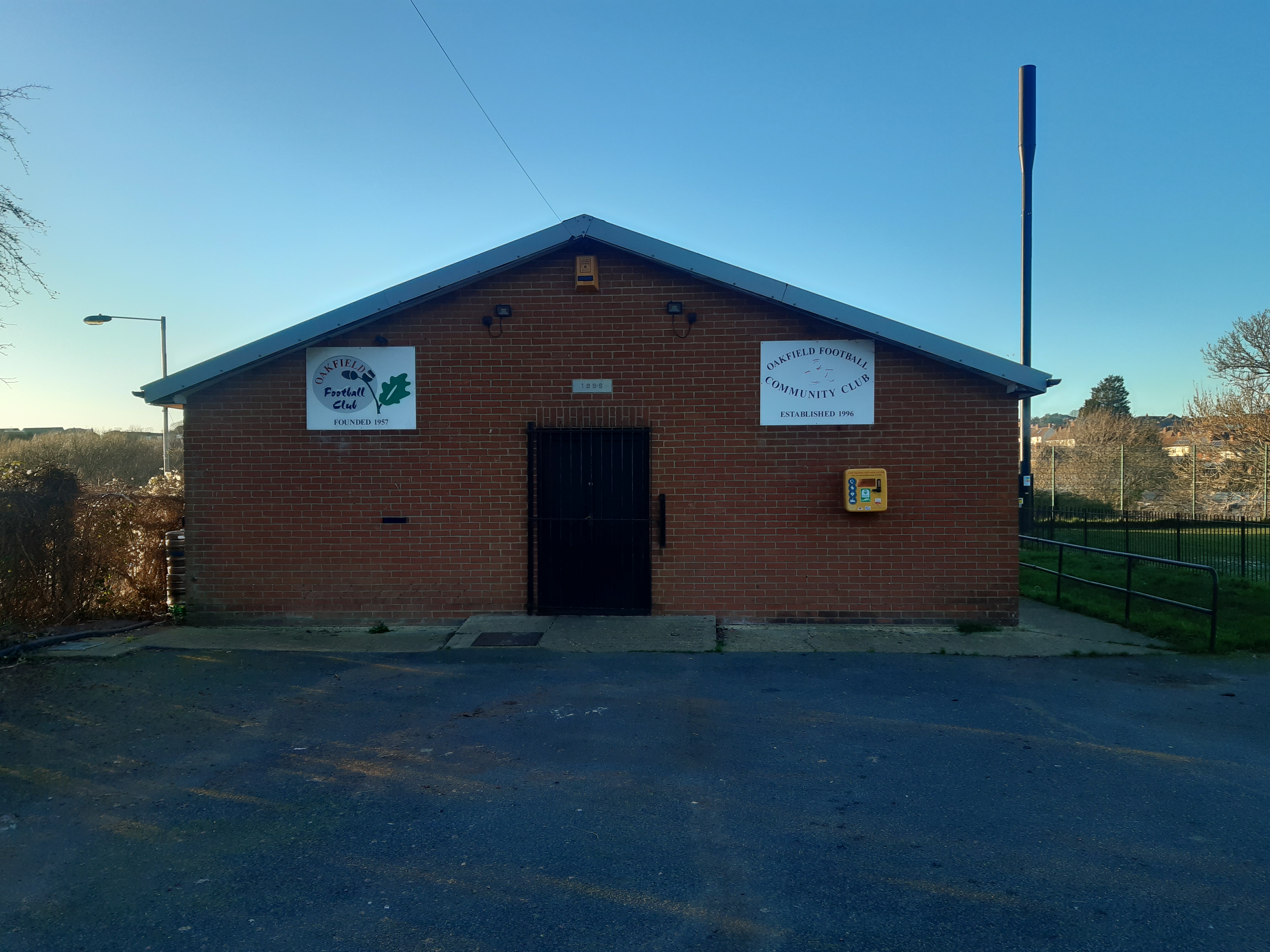 OAKFIELD FC SCORES GREEN BOOST WITH FREE ENERGY AUDIT FROM ‘GREENER GAME’ PROGRAMME