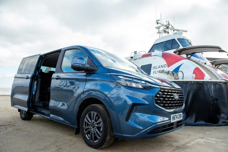HOVERTRAVEL TEAMS UP WITH PREMIER RENTAL TO OFFER MINIBUS HIRE AT RYDE HOVERPORT