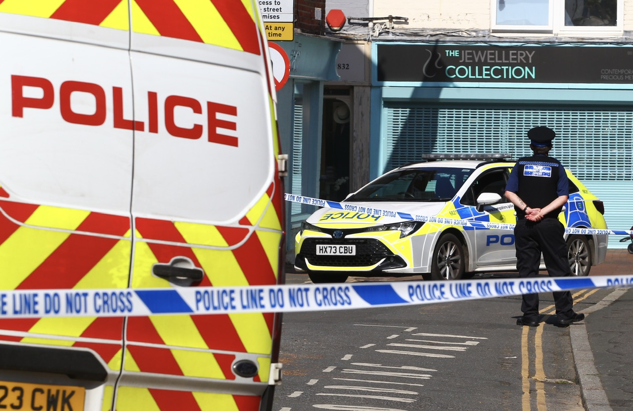 COWES LOOS CORDONED OFF AMID POLICE INCIDENT