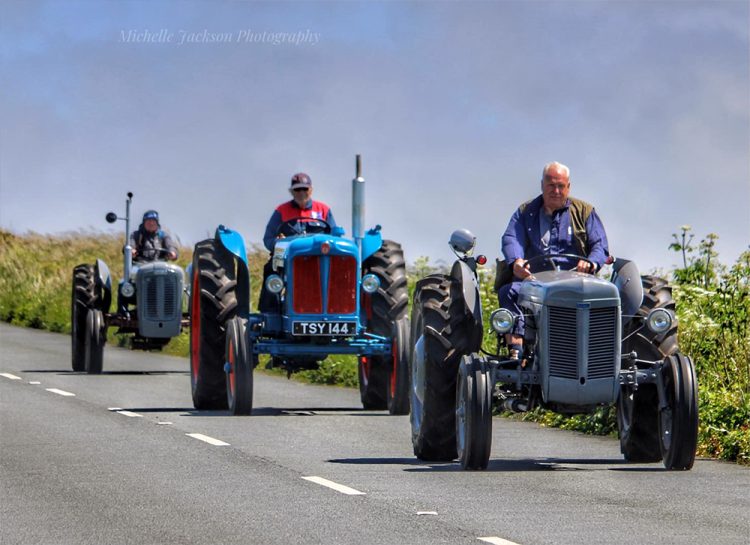 VINTAGE TRACTORS AND STEAM ENGINES SET TO DRAW CROWDS FOR BANK HOLIDAY FUNDRAISER