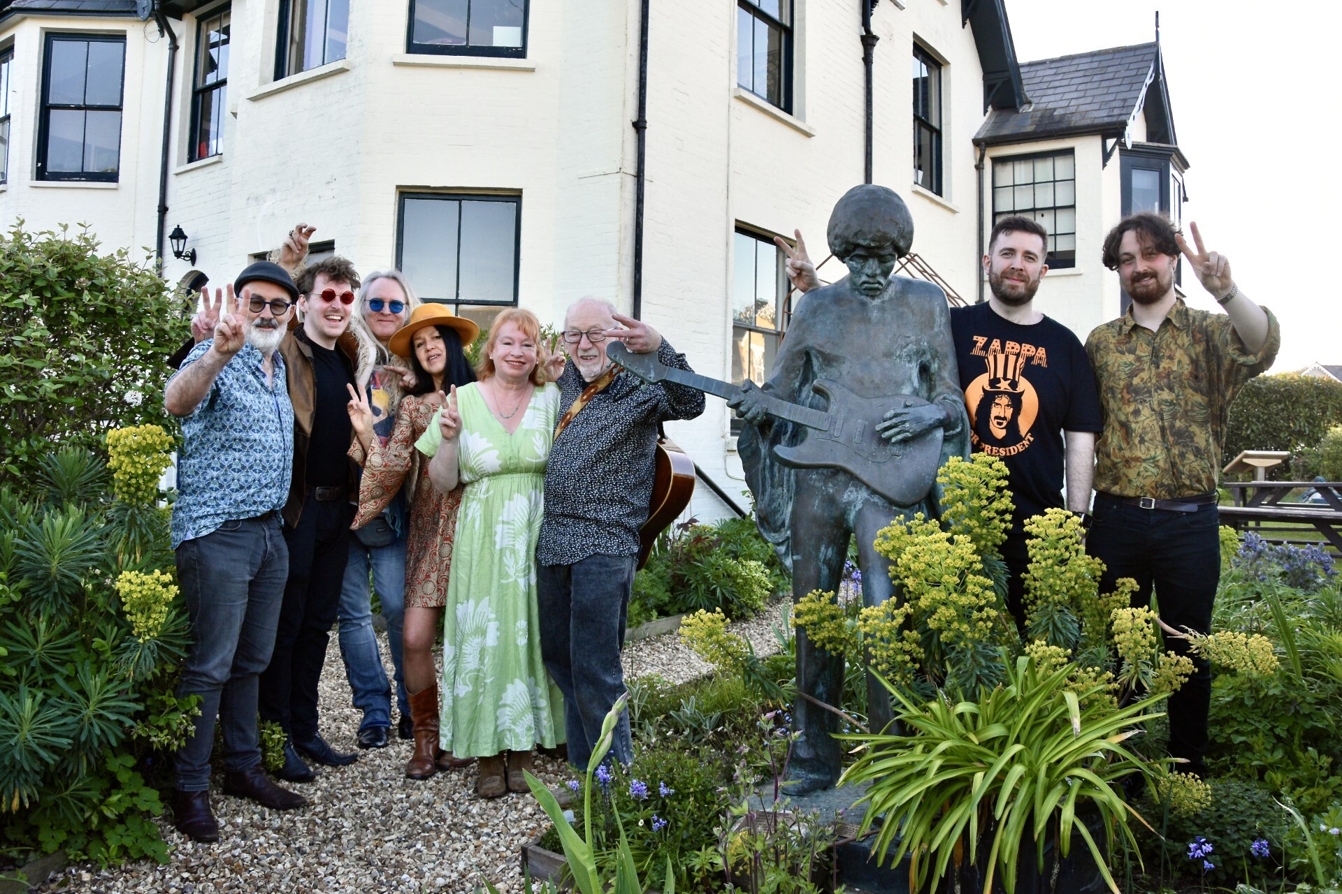 DIMBOLA HITS HIGH NOTE WITH SELL-OUT ‘JIMI AND FRIENDS’ MUSIC NIGHT