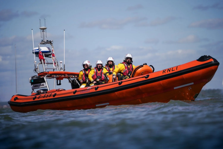 TRIO OF SHOUTS FOR COWES RNLI – CREWS RESCUE STRANDED BOATERS AND UNWELL CASUALTY