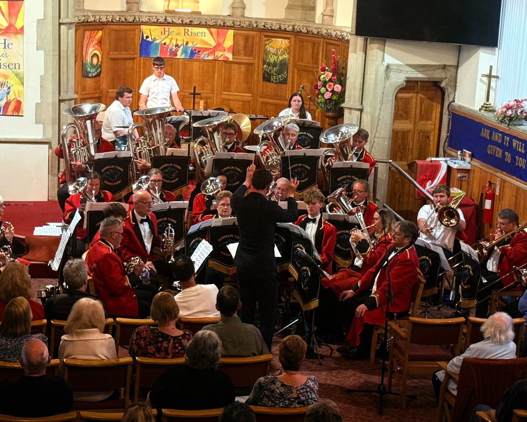 FULL HOUSE FOR SHANKLIN BRASS BAND CONCERT – £571 RAISED FOR YMCA MOTHER AND BABY UNIT