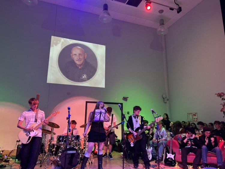 CARISBROOKE COLLEGE BATTLE OF THE BANDS A HUGE HIT AS 50 STUDENTS TAKE TO THE STAGE