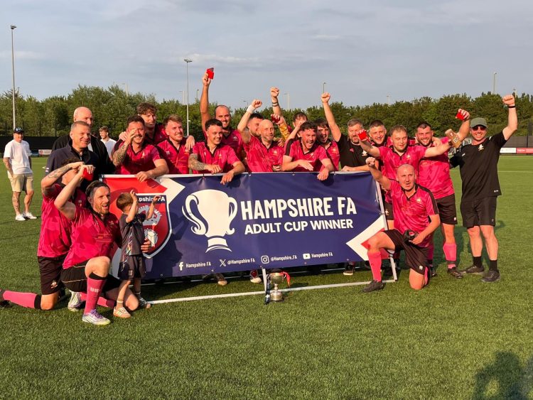 EAST COWES SPORTS END SEASON WITH HAMPSHIRE VASE GLORY