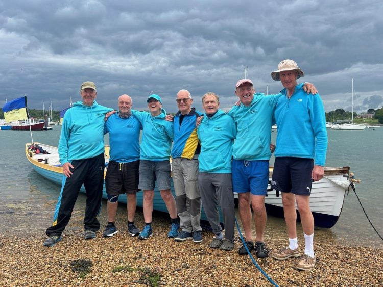 YARMOUTH GIG ROWERS STORM TO HAMBLE RIVER RAID VICTORY