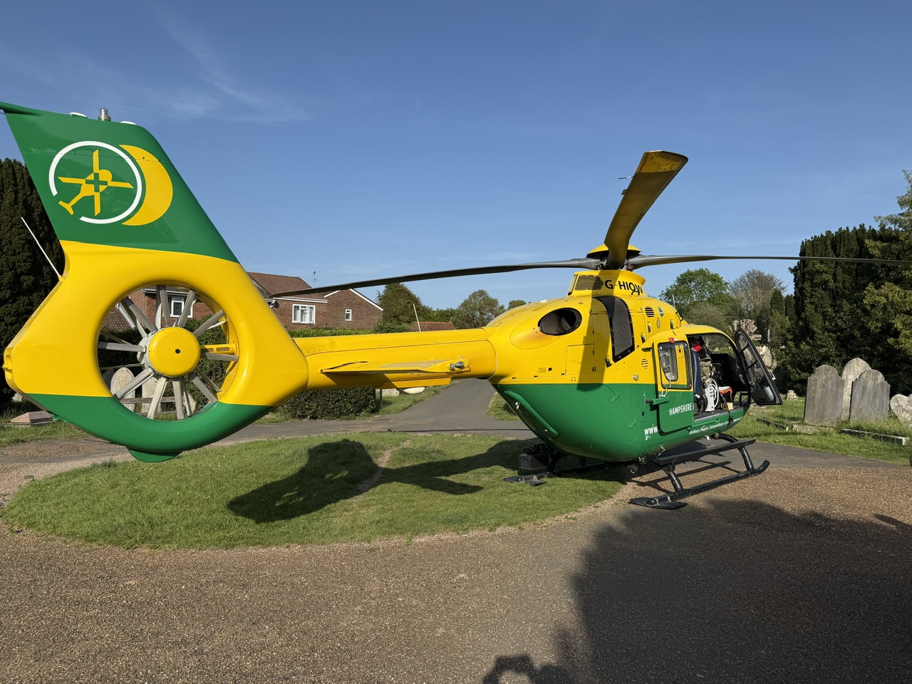 CEMETERY TOUCHDOWN FOR AIR AMBULANCE AS MEDICS RESPOND TO RYDE EMERGENCY