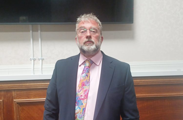 BACON VOWS TO SAVE ‘DYSFUNCTIONAL’ ISLE OF WIGHT COUNCIL AFTER LEADERSHIP WIN
