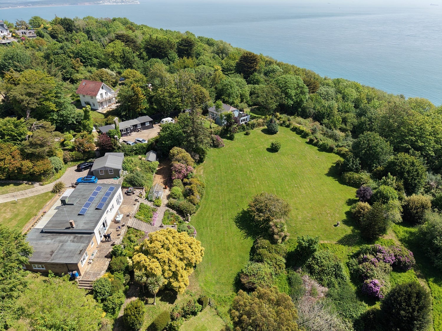 STRUCTURALLY DAMAGED SEA VIEW BUNGALOW AMONG ISLE OF WIGHT PROPERTY AUCTION LOTS