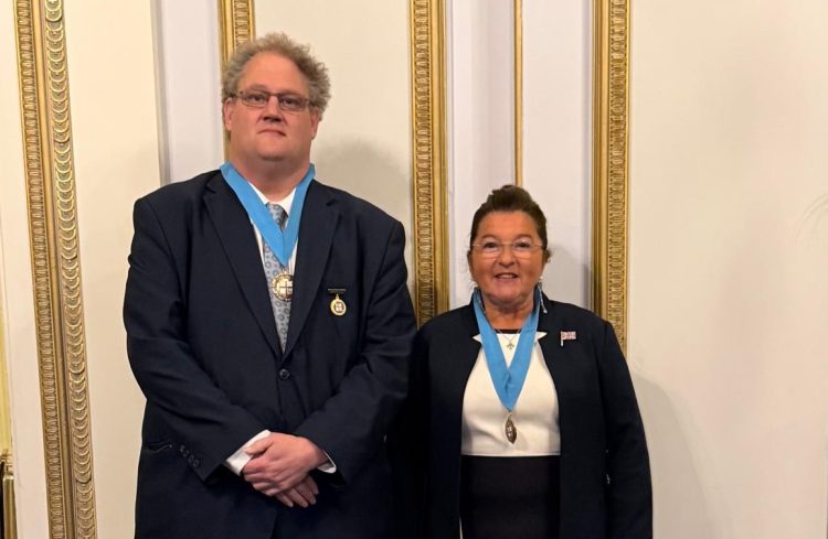 COWES MAYOR AND DEPUTY MAYOR ‘HONOURED’ TO CONTINUE SERVING COMMUNITY
