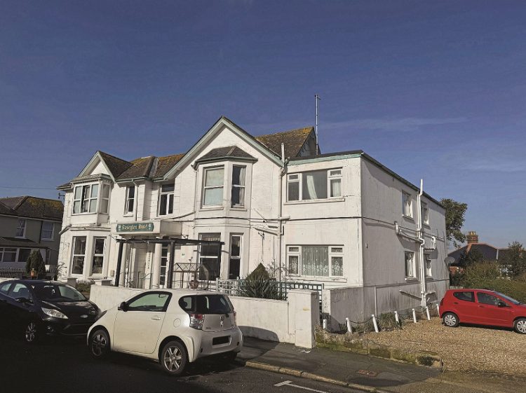 FORMER SHANKLIN HOTEL AMONG THE LOTS SOLD IN LATEST CLIVE EMSON PROPERTY AUCTION